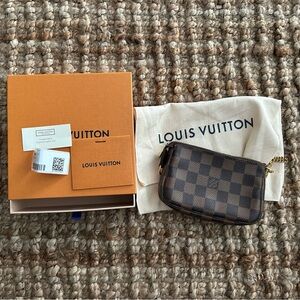 Louis Vuitton mini Pochette accessories Damier Ebene print